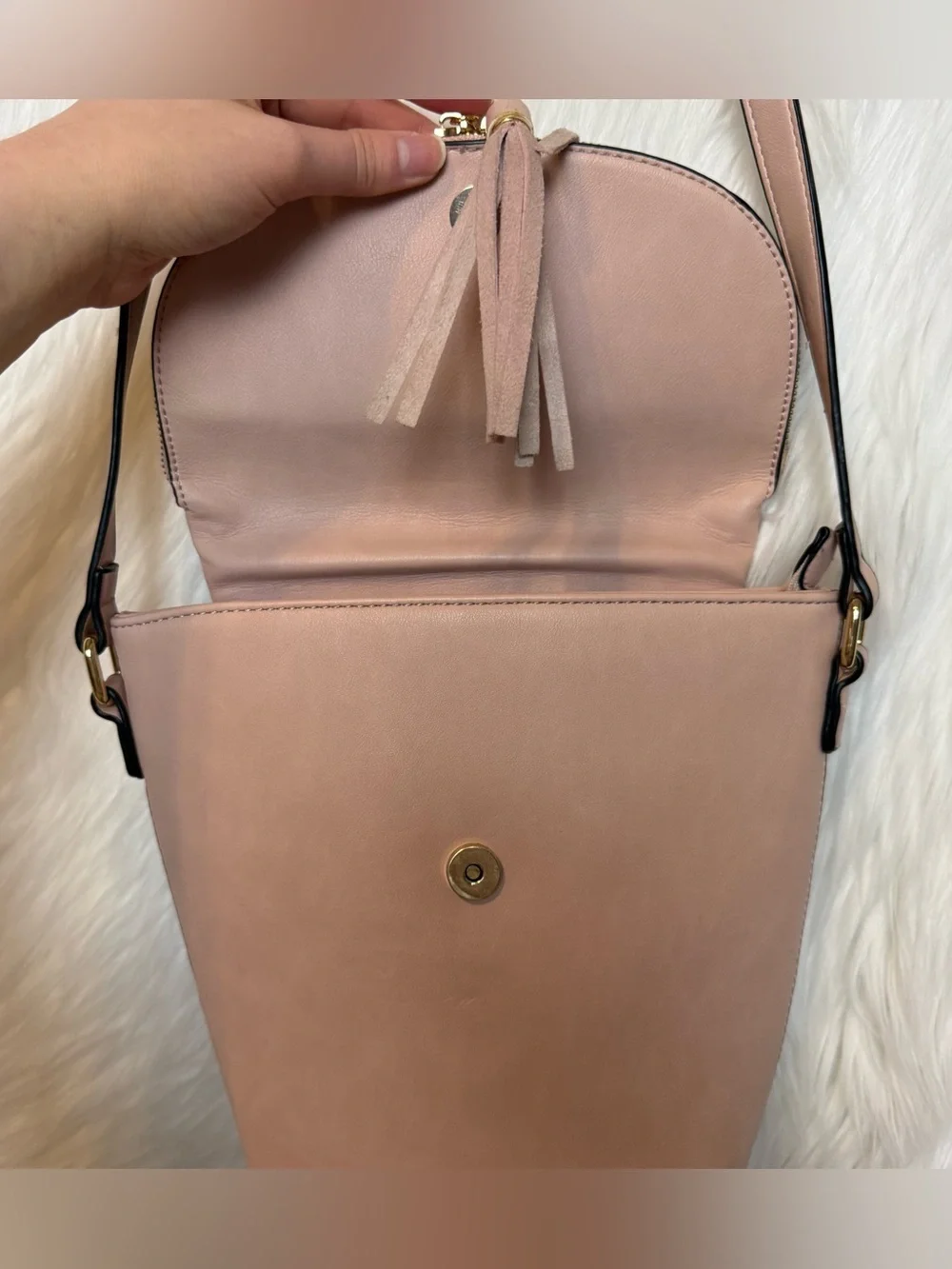 Francesca’s Light Pink Vegan Leather Crossbody Bucket Bag Tassels Boho Pockets